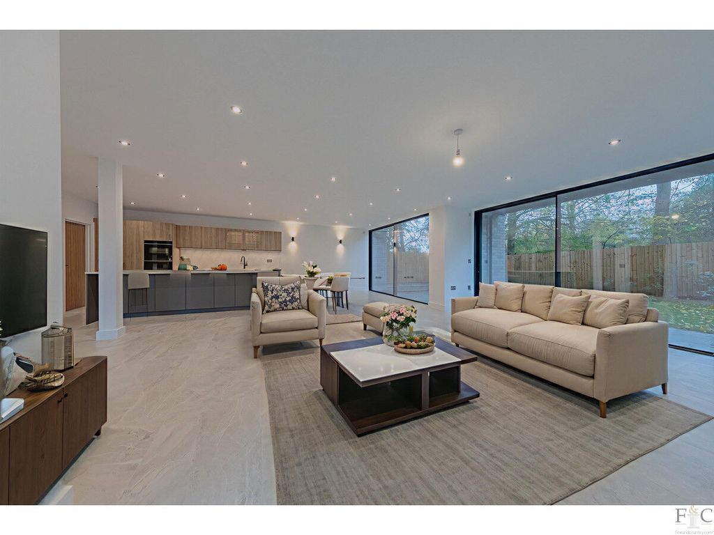 Property photo 2 of 18