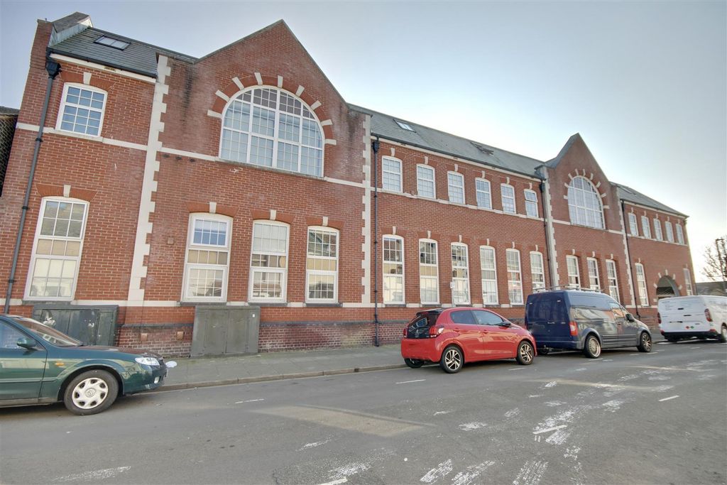 Property photo 1 of 15 0E4E4E3D-5Ecf-4797-Bce5-206932C0D0D8_1_201_A.Jpeg