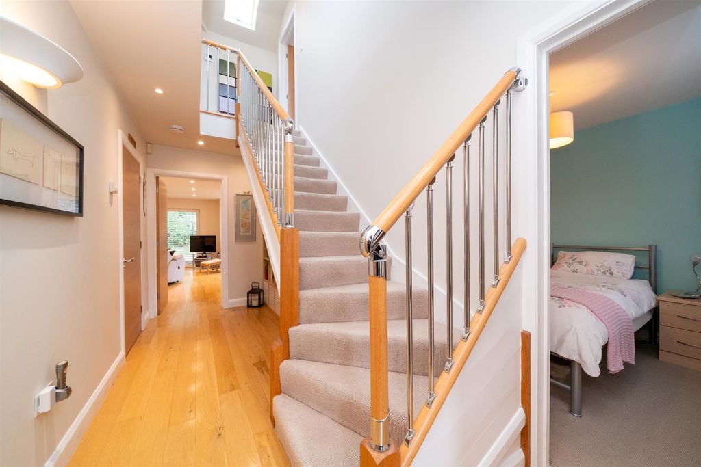 Property photo 2 of 23 The-Loft,-61A-Belswains-Lane-18.Jpg