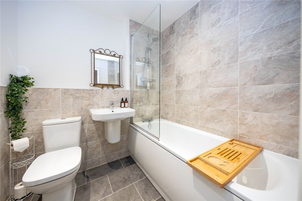 Property photo 3 of 16 Family Bathroom