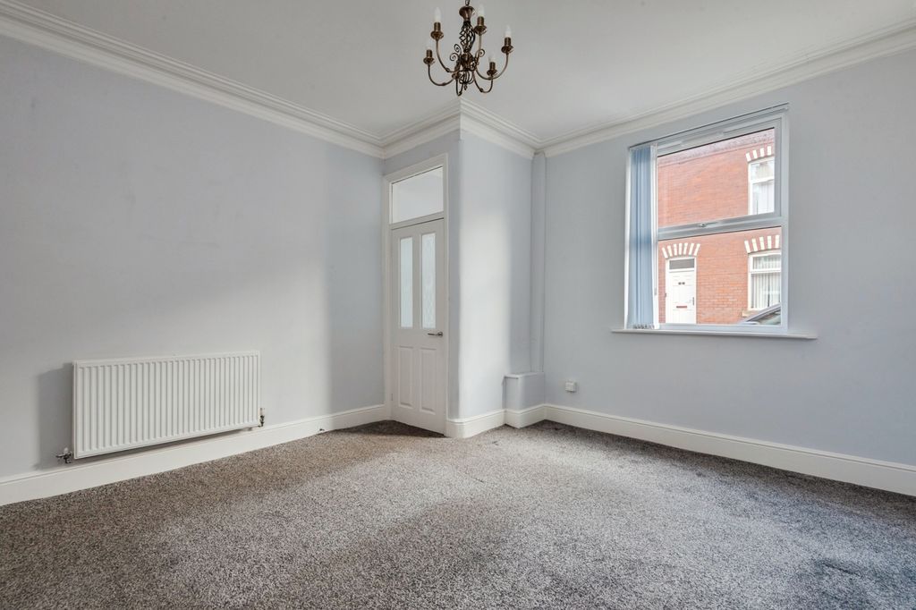 Property photo 3 of 20 Pbox-Img.Jpg