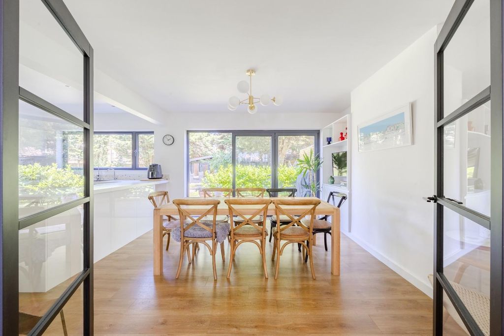 Property photo 2 of 32 Dining Room