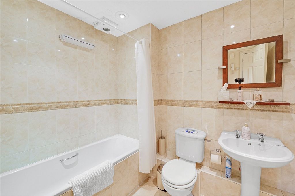 Additional image 10 of 2 bed flat for saleNewholme Court, 89A Oatlands Drive, Weybridge KT13