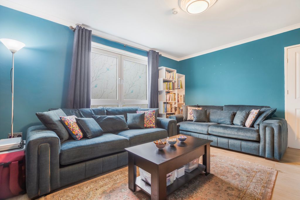 Property photo 3 of 17 Living Room