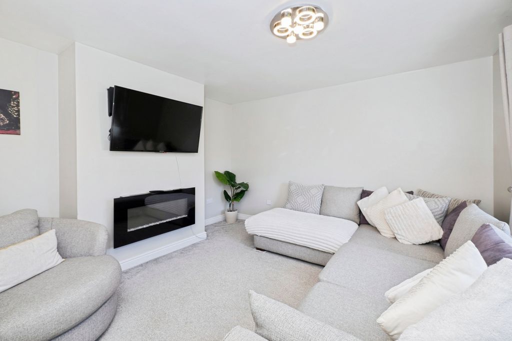 Property photo 2 of 14 Pbox-Img.Jpg