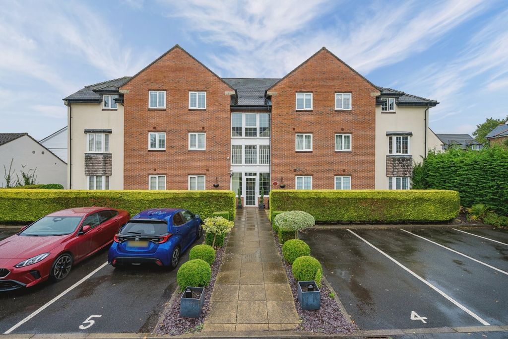 Property photo 1 of 13 10 The Cedars