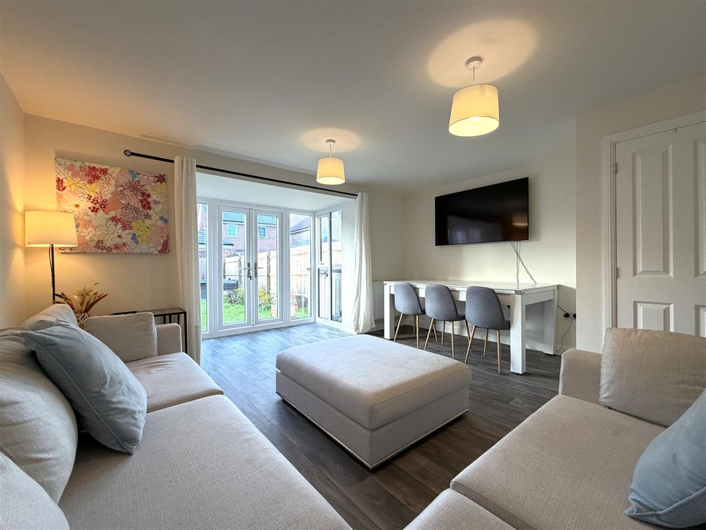 Property photo 2 of 21 Lovely Lounge/Diner 162