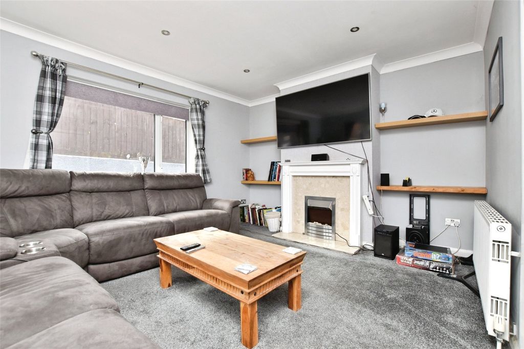 Property photo 2 of 16 Living Room