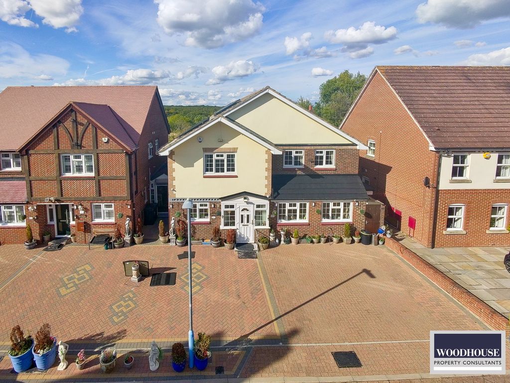 Property photo 1 of 39