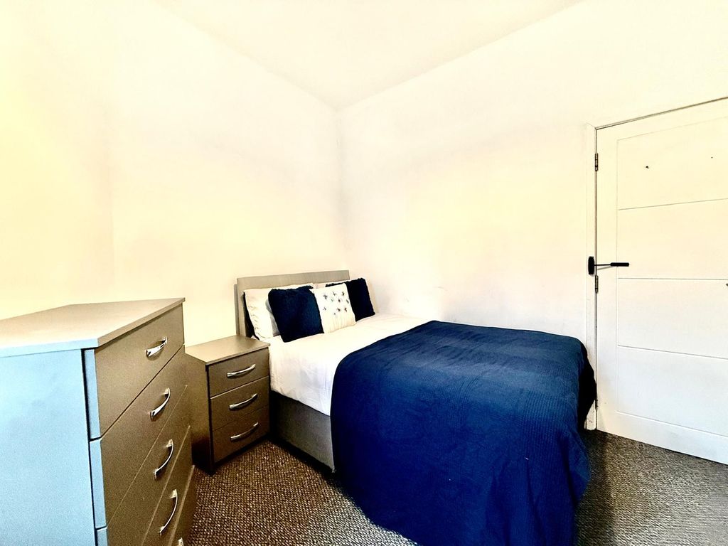 Property photo 1 of 4 Room