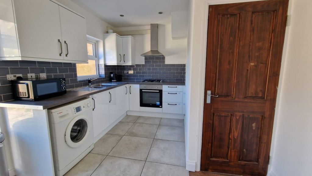 Property photo 1 of 18 Kitchen Diner