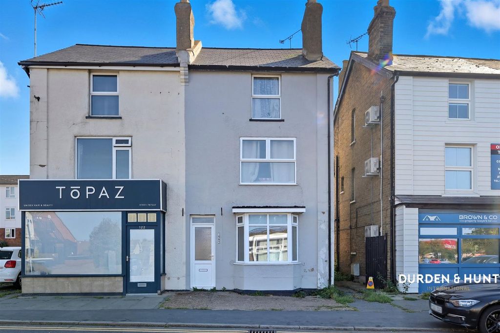 Property photo 1 of 17 Station Road