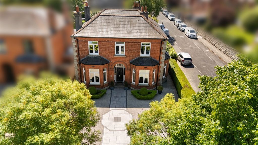 Property photo 2 of 43 Picture No. 49