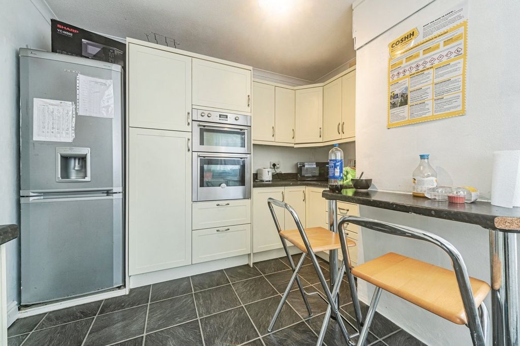 Property photo 3 of 25