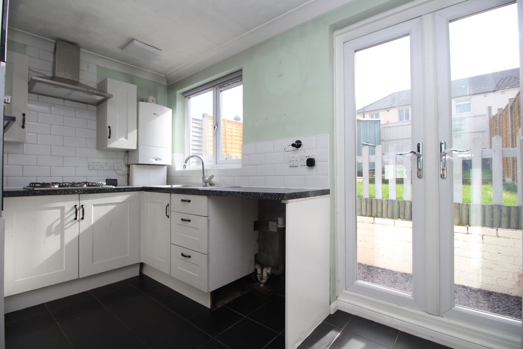 Property photo 3 of 12 Kitchenalt