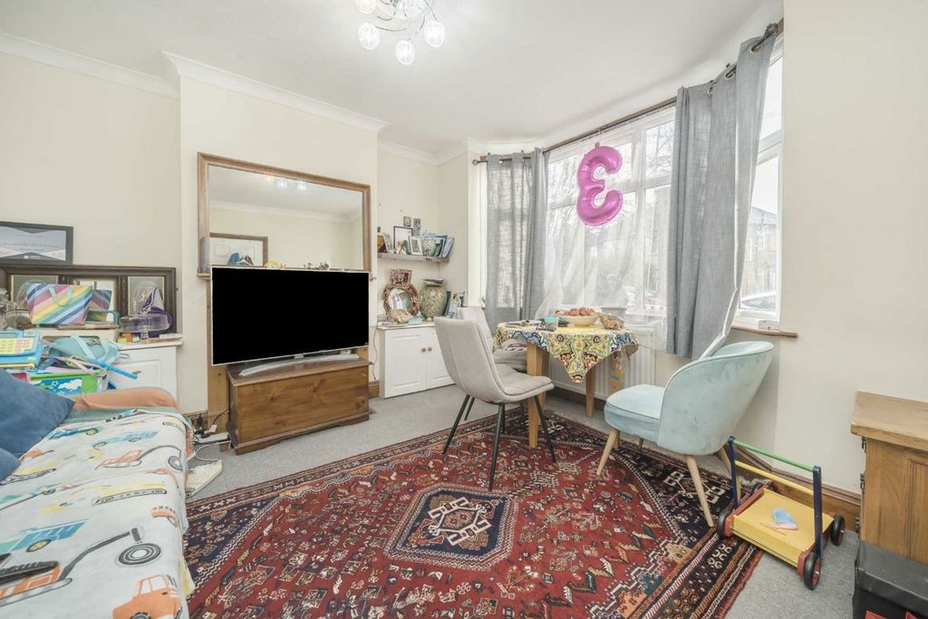 Property photo 2 of 7