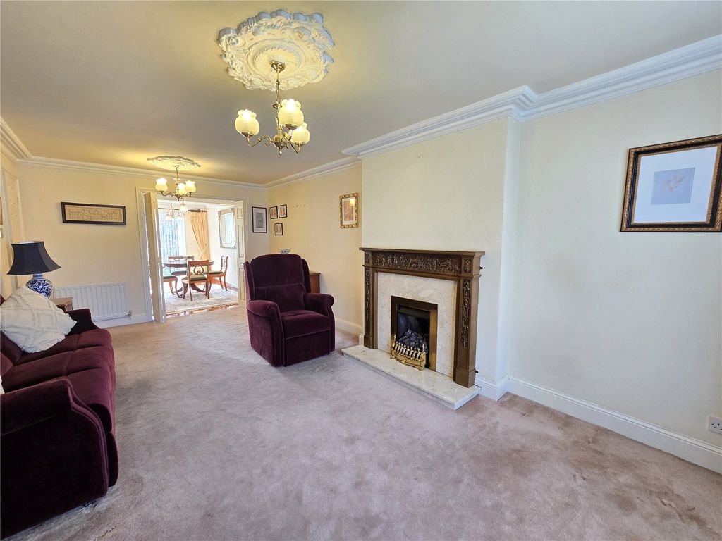 Property photo 2 of 18 Picture No. 12