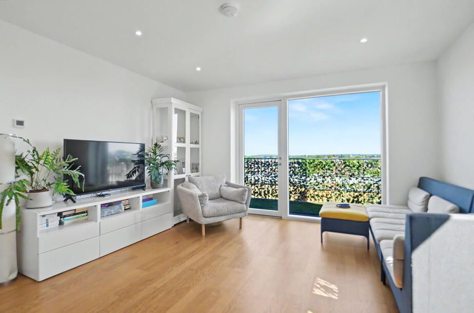 Property photo 1 of 26 {"Order_Id": "639133047974861347", "Image_Id": "1A95Ec69-F025-4288-9De9-9215d2794B8F"}