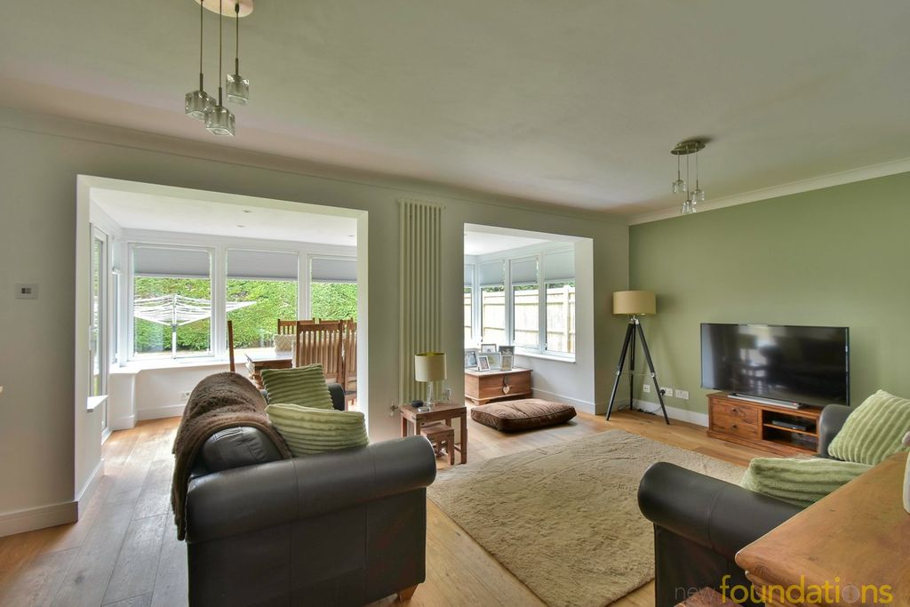 Property photo 2 of 18