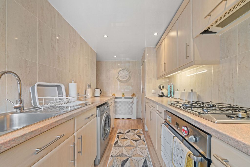 Property photo 3 of 30