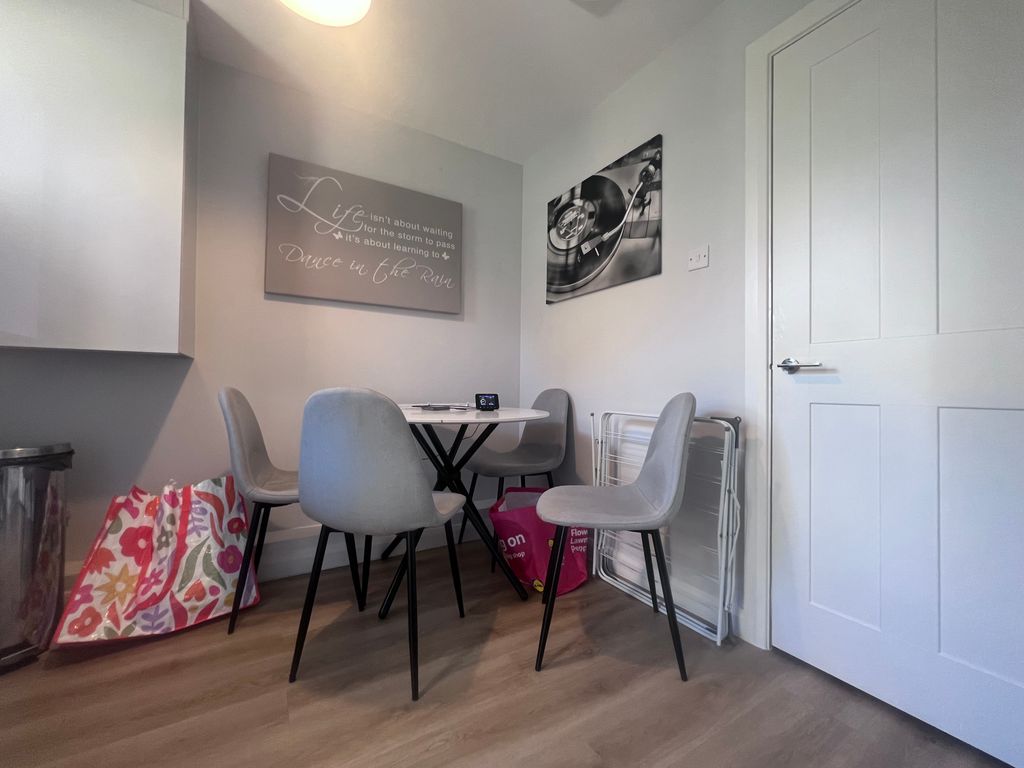 Property photo 3 of 7 Dining Room