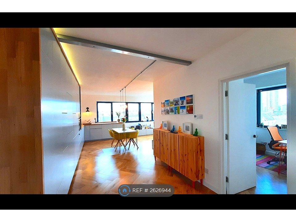 Property photo 2 of 28 Lounge