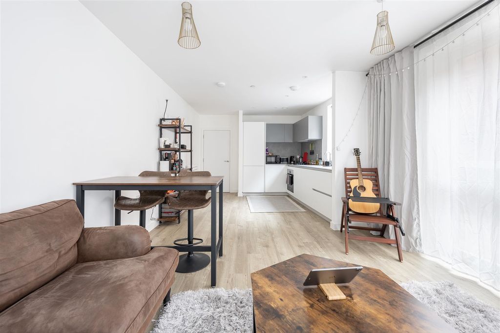 Property photo 3 of 16