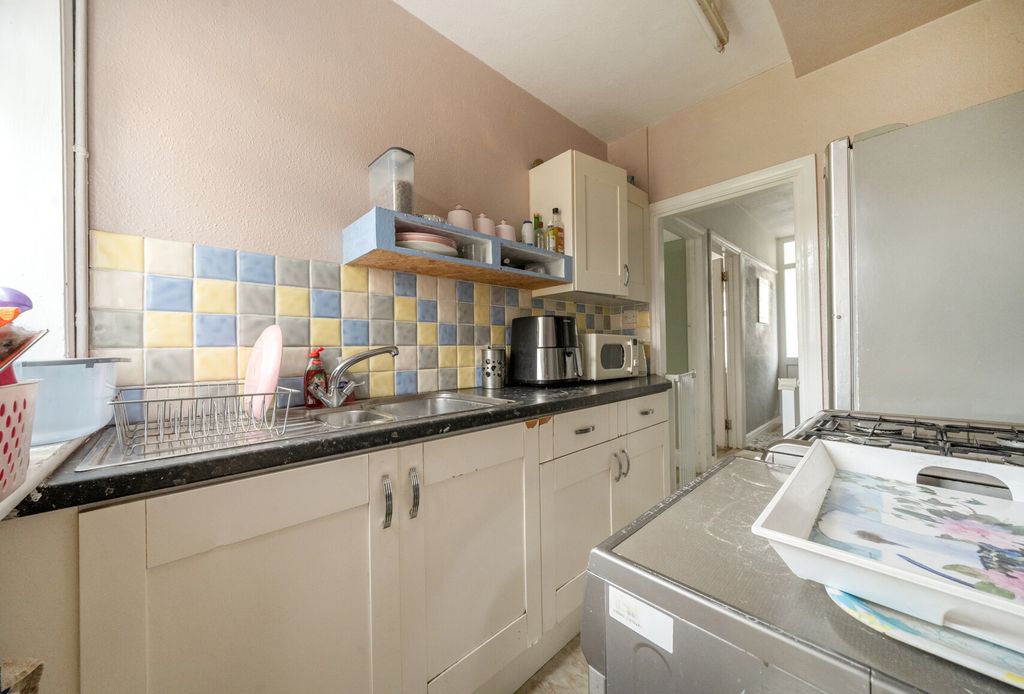 Property photo 2 of 15 Kitchen