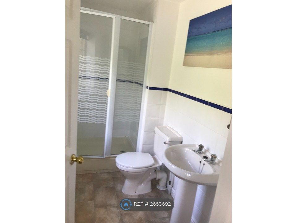 Property photo 3 of 17 En Suite To Bedroom 4