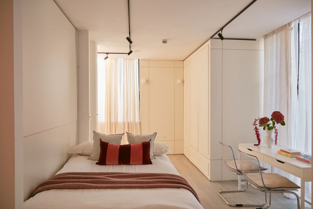 Property photo 3 of 11 Photo 8