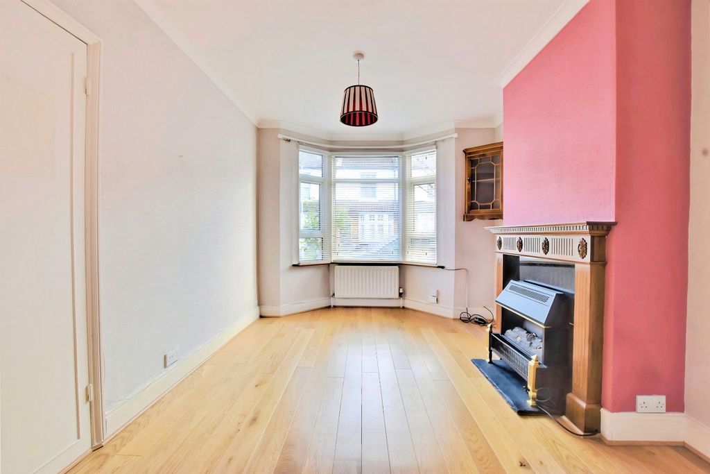 Property photo 3 of 7 Pbox-Img.Jpg