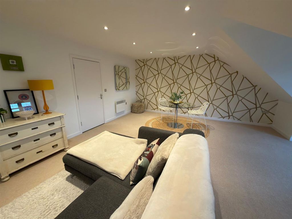 Property photo 2 of 14 E1Fbeec9-F076-49d5-9E3E-2Accfe73E431.Jpg