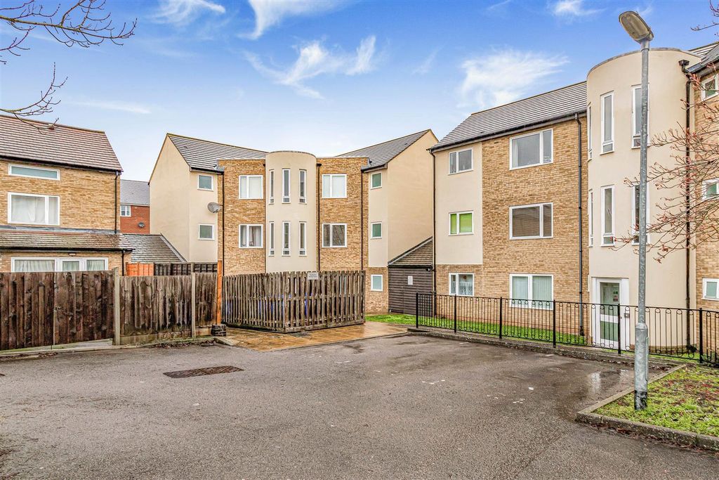 Property photo 1 of 11 4_69889-1.Jpg