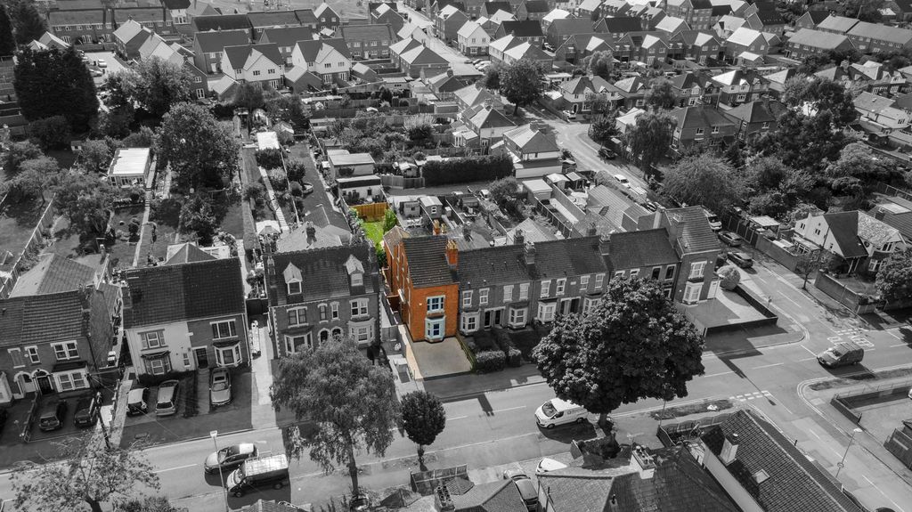 Property photo 1 of 41