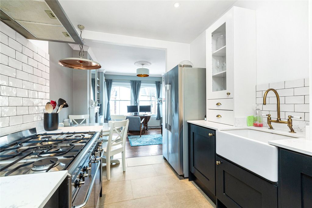 Property photo 3 of 14 Picture No. 01