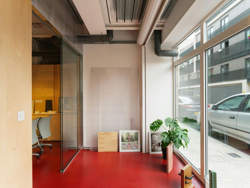 Property photo 2 of 19 Spurhouse8121Edit.Jpg