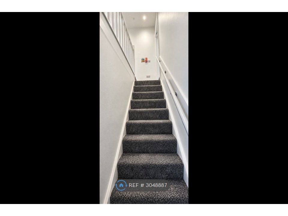 Property photo 3 of 35