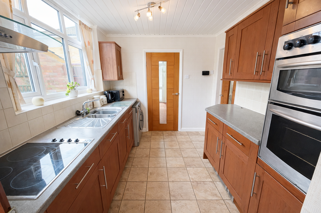 Property photo 3 of 12 E087238C-0A77-43C6-Ae51-97Ecc577596E