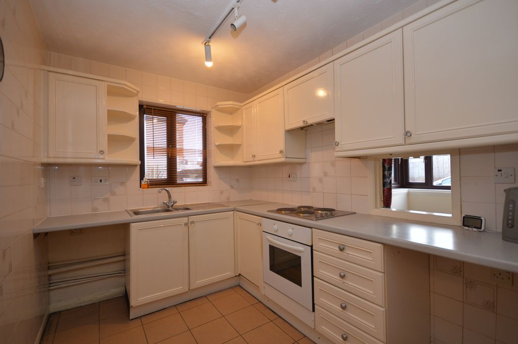 Property photo 1 of 6 Kitchen