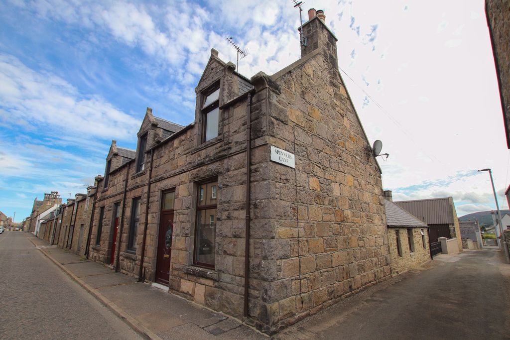 Property photo 1 of 18