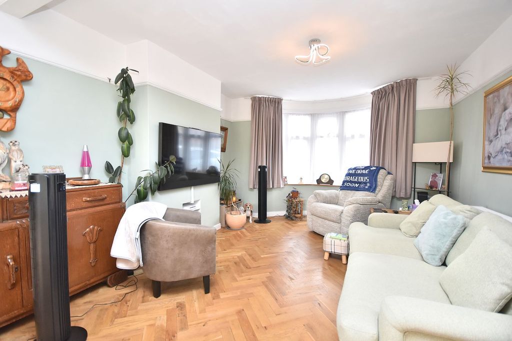 Property photo 2 of 19
