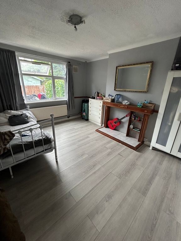 Property photo 1 of 4