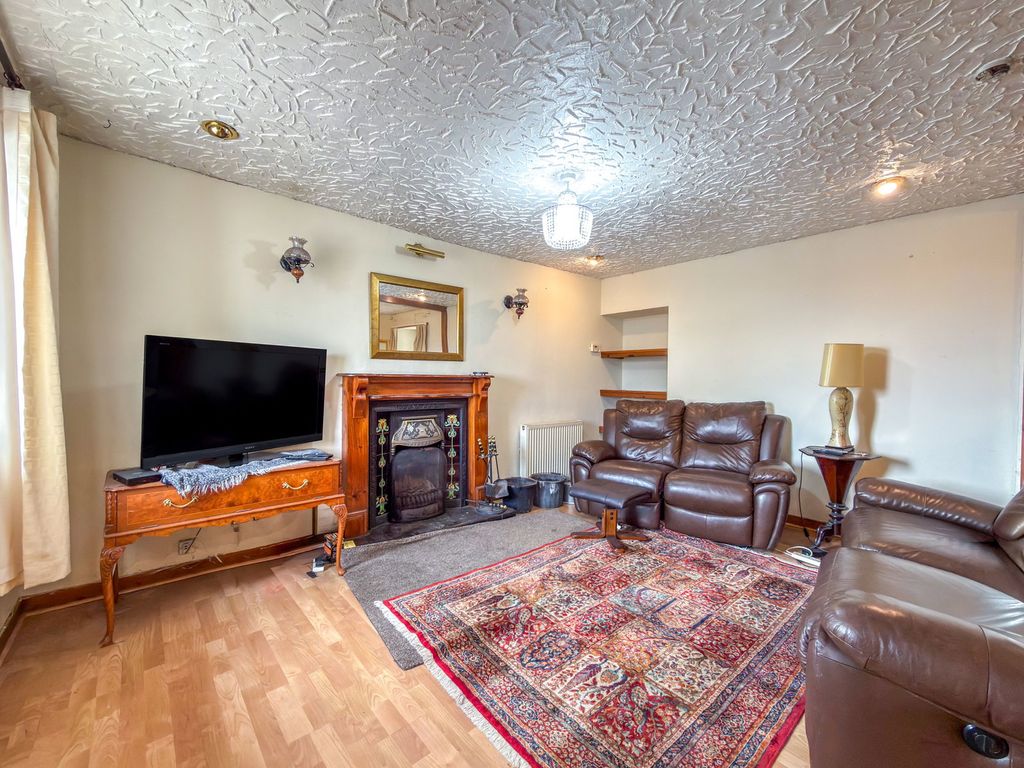 Property photo 3 of 26