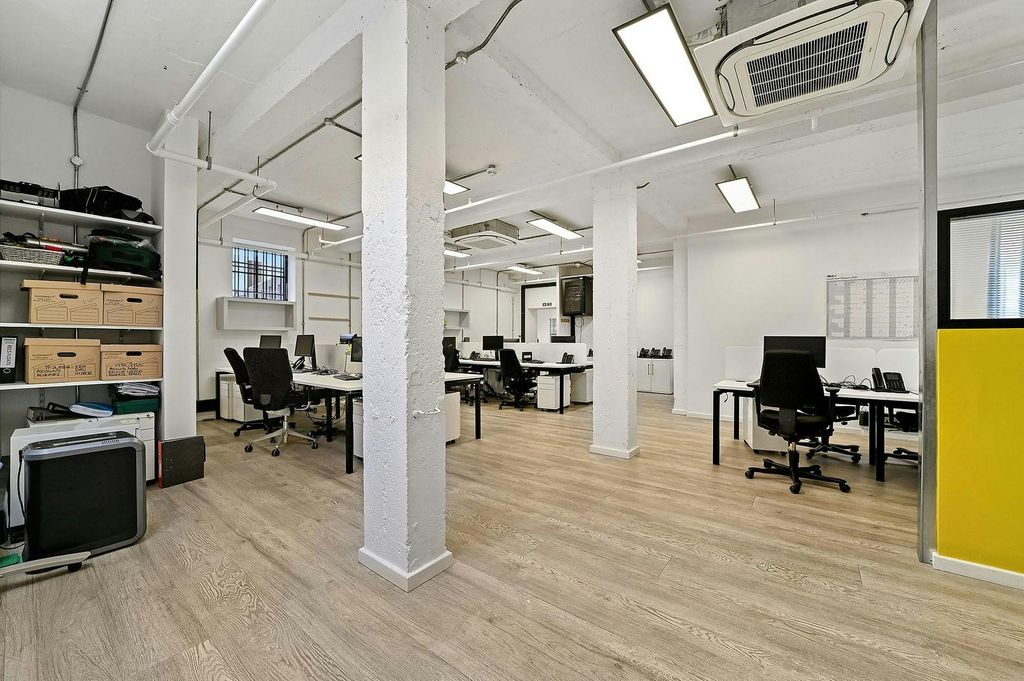 Property photo 3 of 18 Unit 10