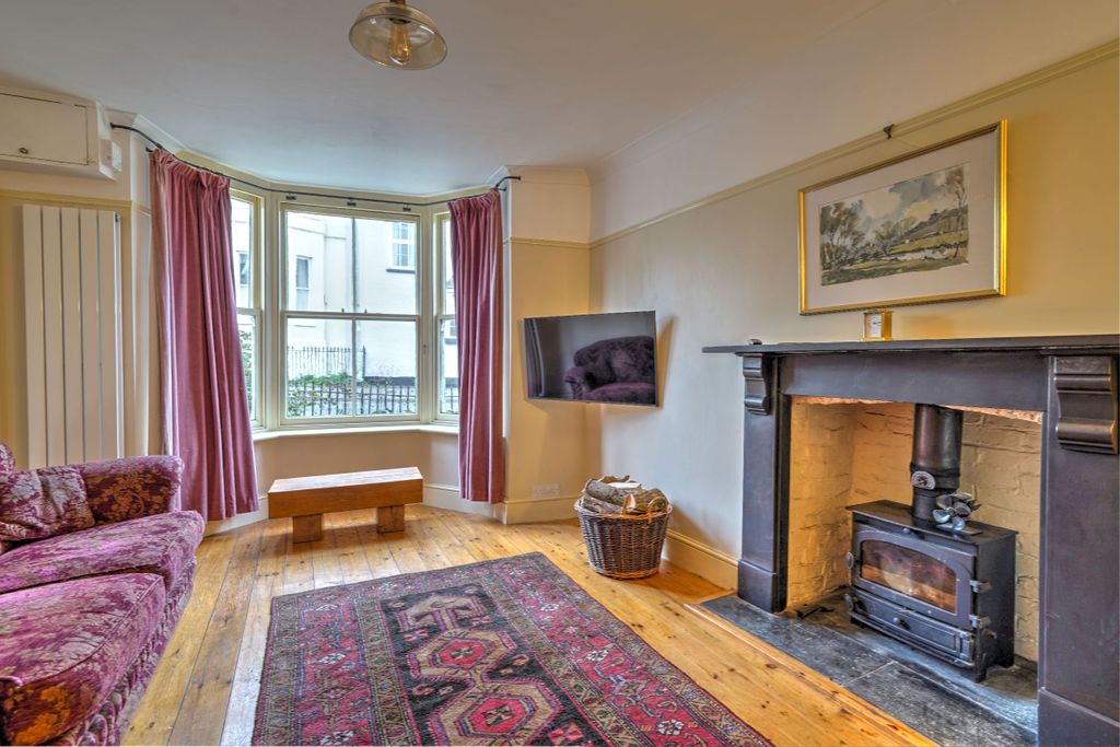 Property photo 2 of 24