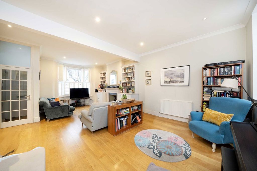 Property photo 3 of 11