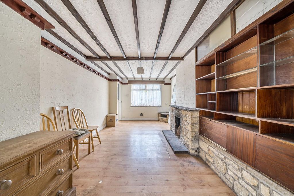 Property photo 2 of 15 Lounge 2.Jpg