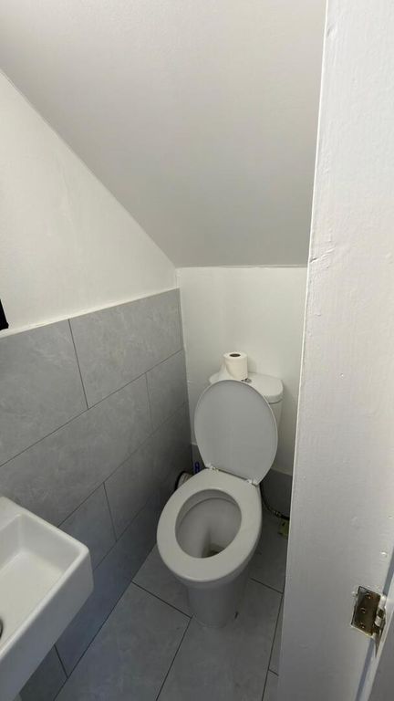 Property photo 2 of 4 WC