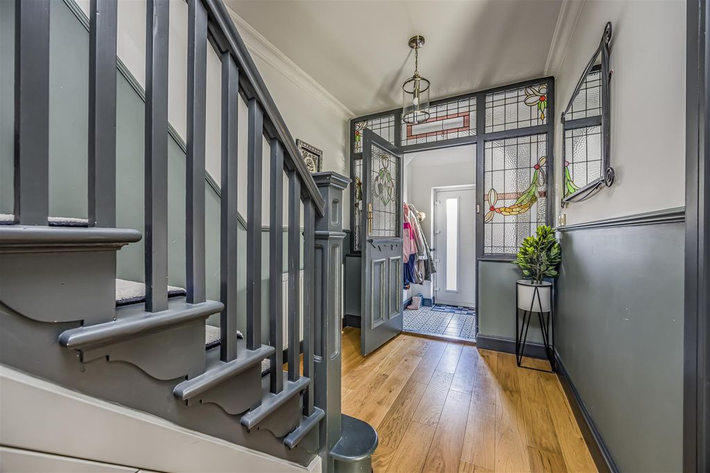 Property photo 3 of 24 41 Beaconsfield Avenue, Cosham-Porticomarketing-So