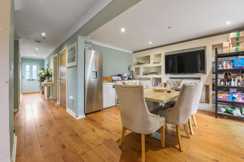 Property photo 2 of 12 Photo 8